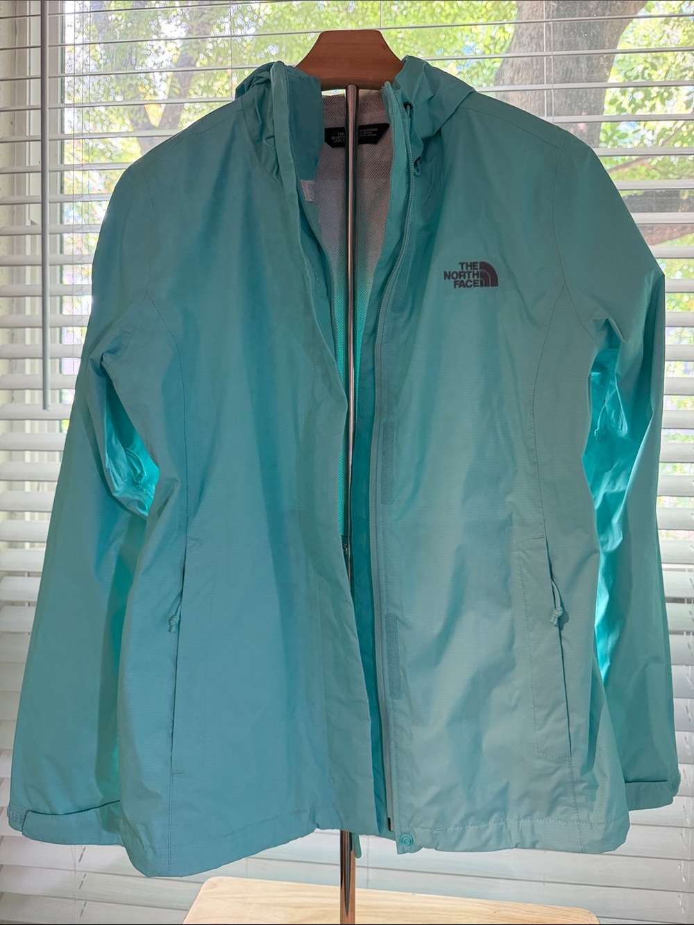 The North Face Women's Aqua Hooded Shell Jacket